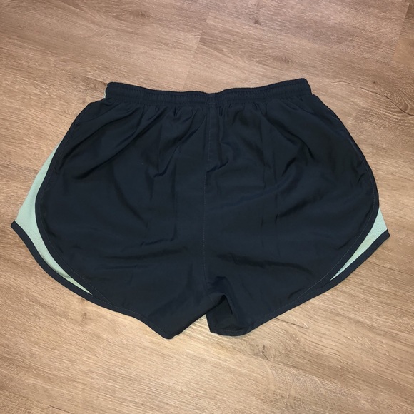 Nike Running Short - Picture 2 of 4